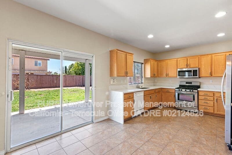Menifee House: 29055 Emerald Cir.