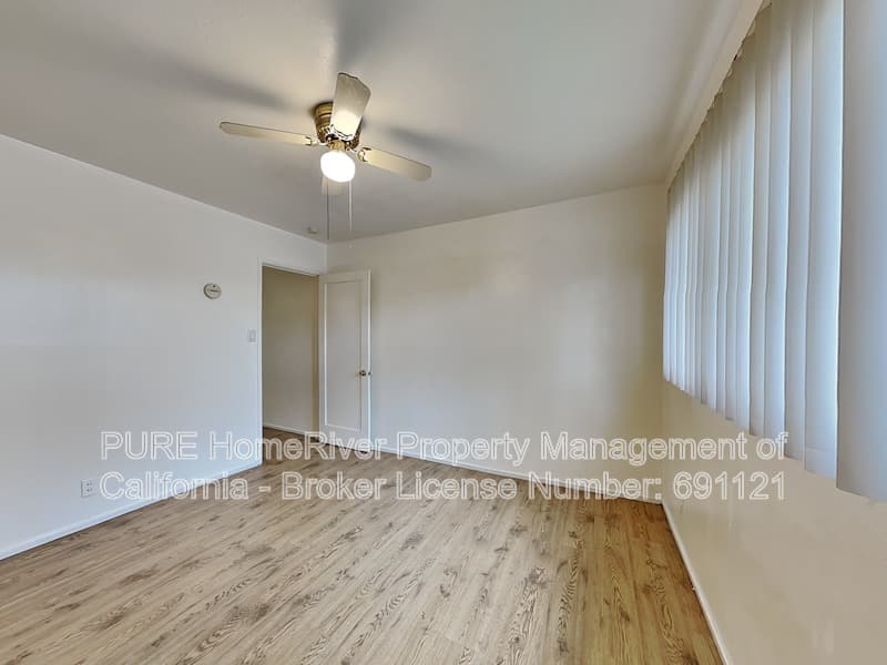 Sacramento Condo: 2957 Howe Ave
