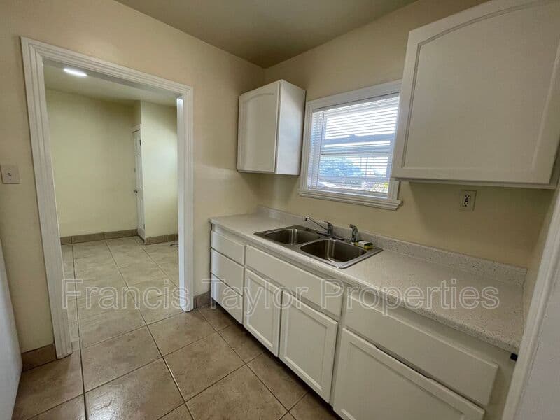 Escondido Condo: 741 S Escondido Blvd