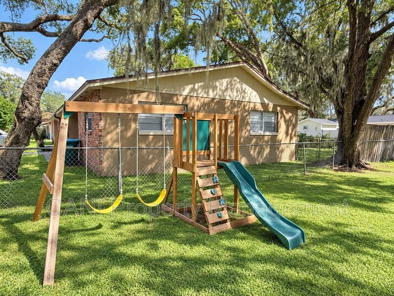 Longwood Condo: 326 East Palmetto Avenue