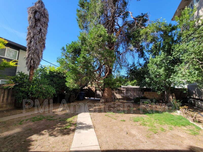 Sacramento House: 1319 H Street