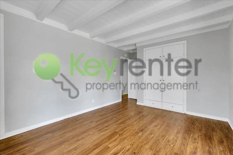 Sacramento House: 2169 Perkins Way