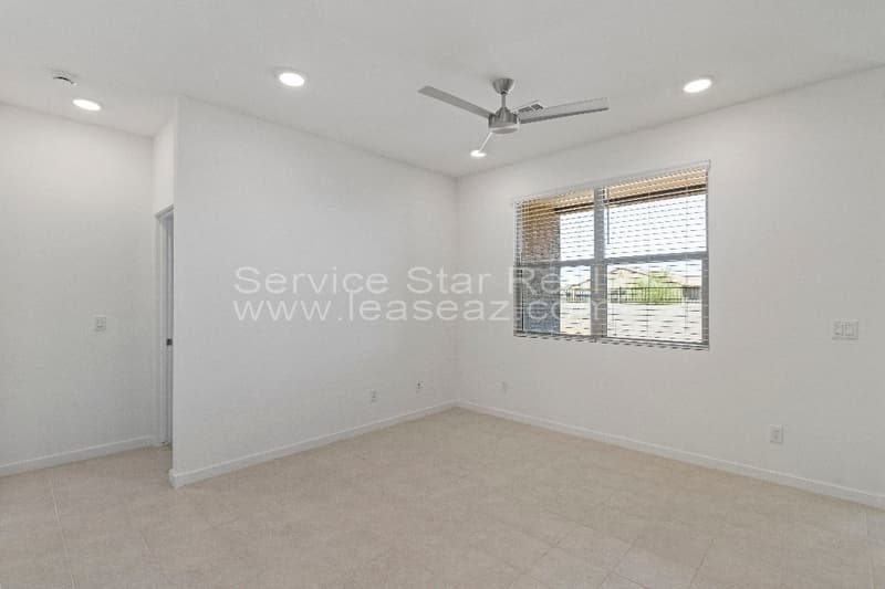 Surprise House: 25285 N 144th Ln