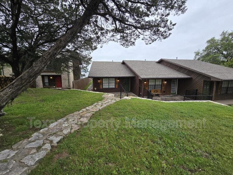 Granbury Condo: 4013 Mabery Ct