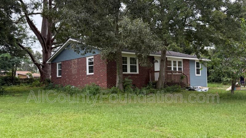 Goose Creek House: 212 Ellen Street