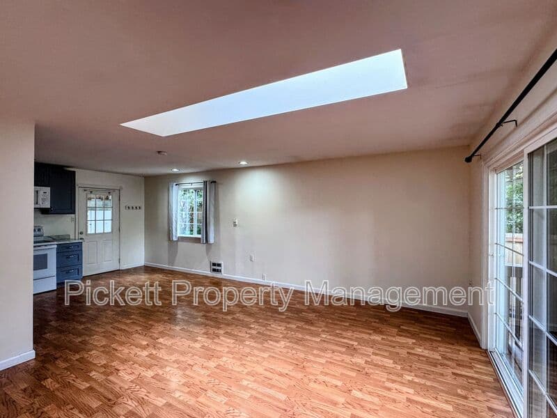 Poulsbo House: 12812 Lake Avenue NW