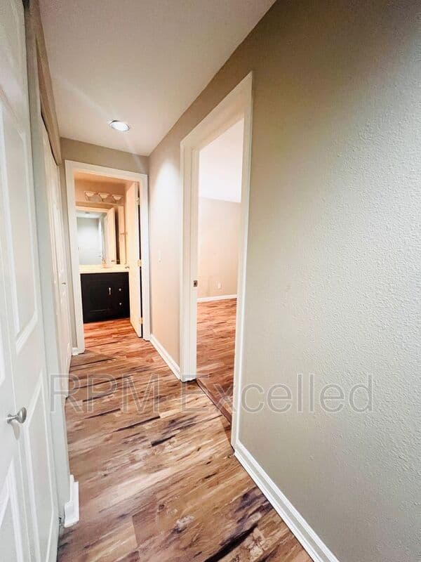 Kent Condo: 26339 116th Ave SE