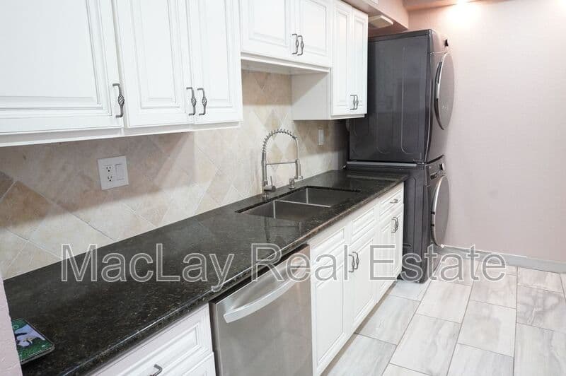 Paradise Valley Condo: 10444 N. 69th St.