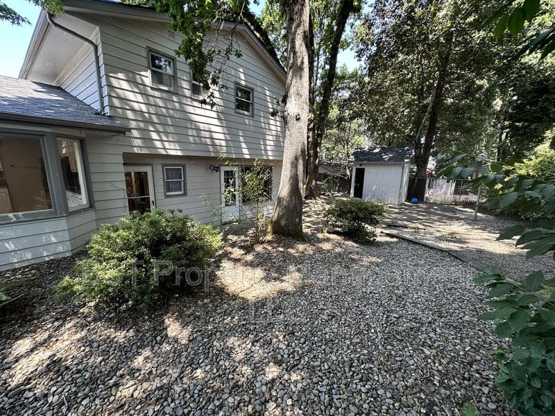 Keizer House: 1458 Greenwood Drive Northeast