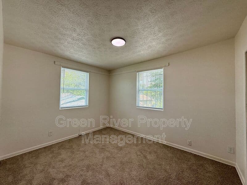 Jacksonville House: 1161 W 5th Street