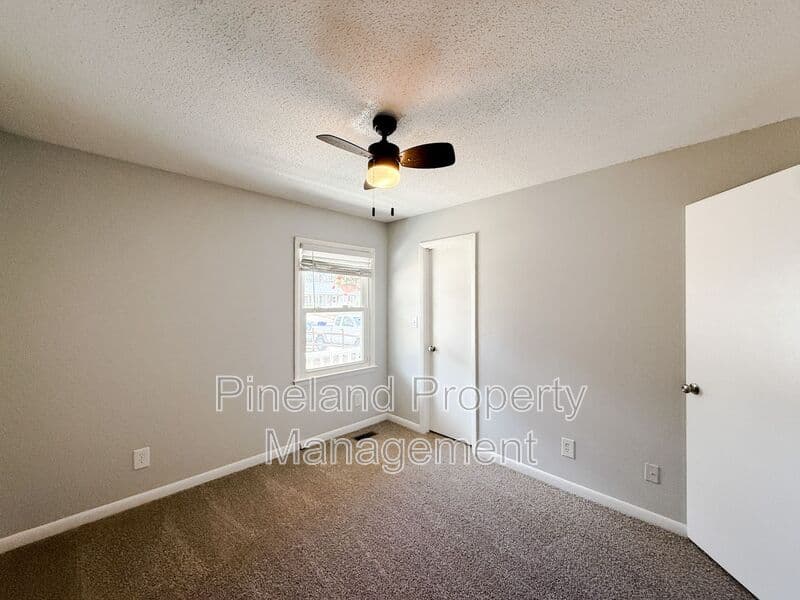 Fayetteville House: 6712 Carnforth Court