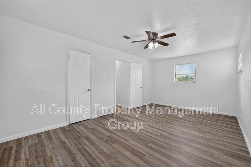 Bedford House: 2024 Charleston Drive