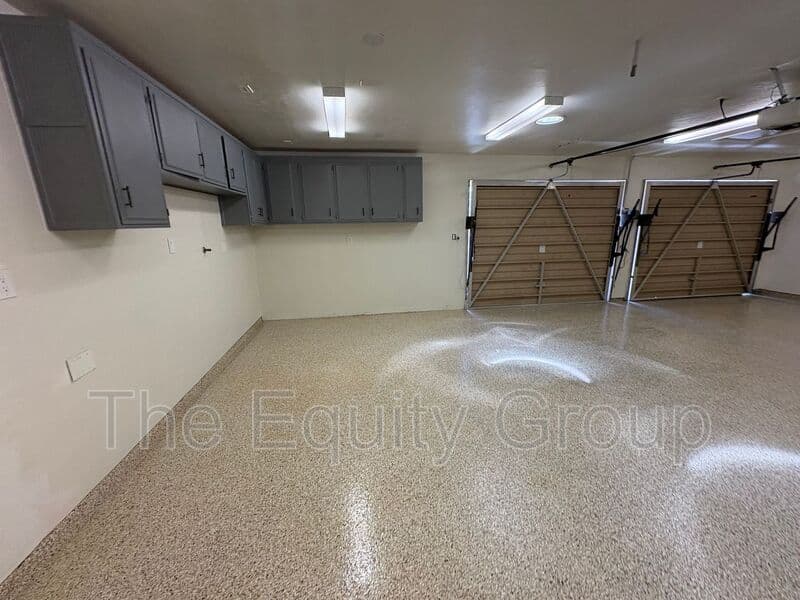 Visalia House: 2322 East Vassar Dr