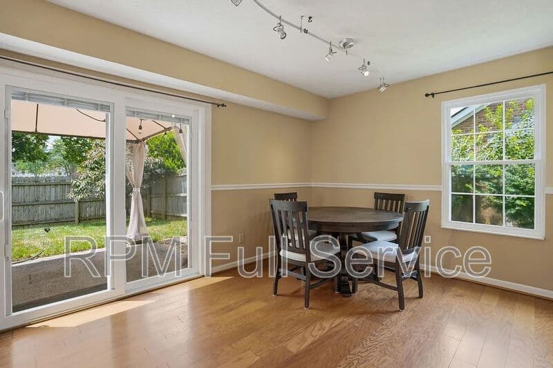 Franklin House: 112 Meridian Court