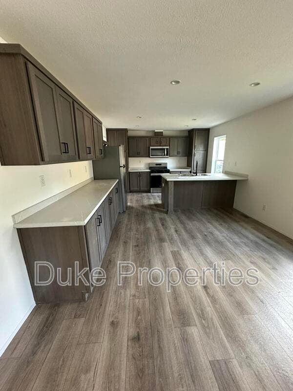 Utica House: 411 Donegal Drive