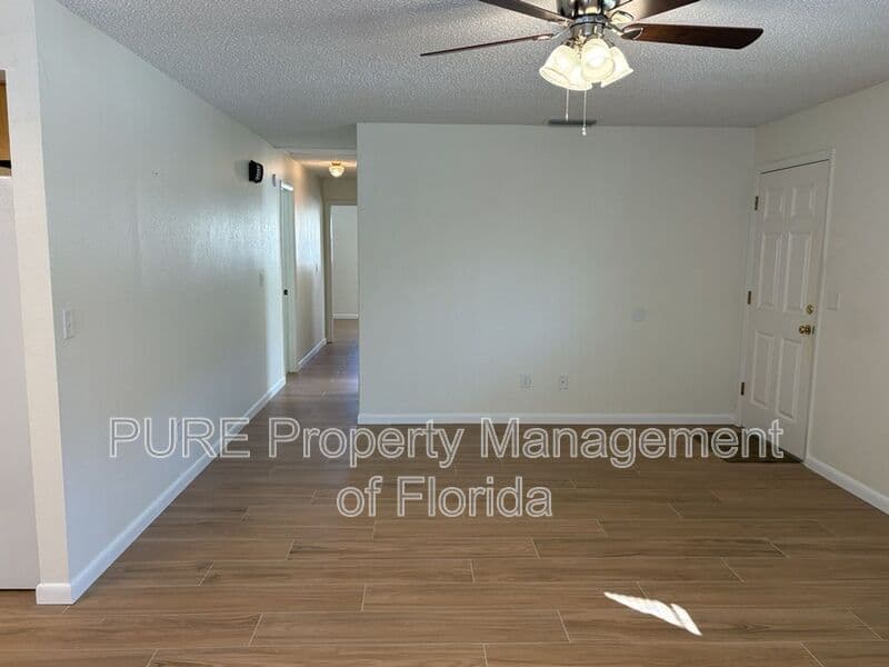 Ocala House: 6807 NW 62nd Place