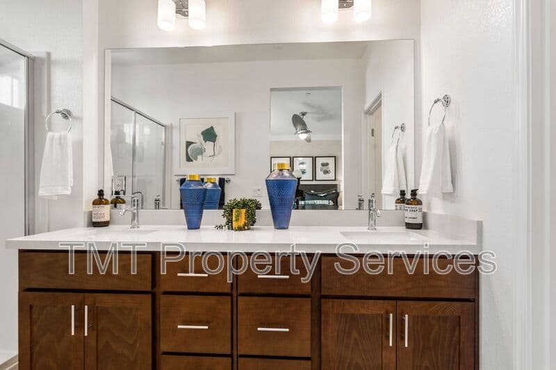 Sacramento Townhome: 31 Advantage Court