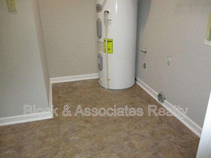 Kernersville House: 302-C Windsor Manor Way