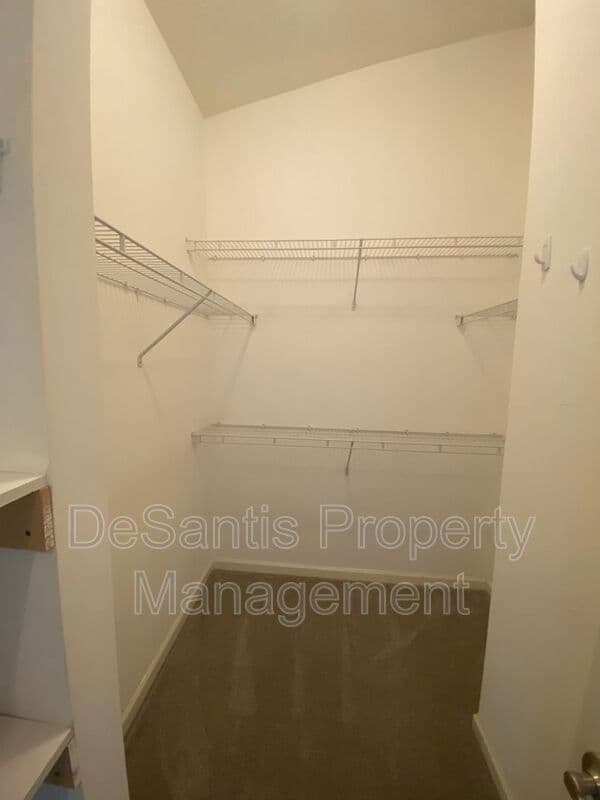 Mars Townhome: 640 Village Green Blvd East