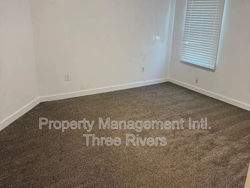 Greensburg Condo: 319 Oakland ave.