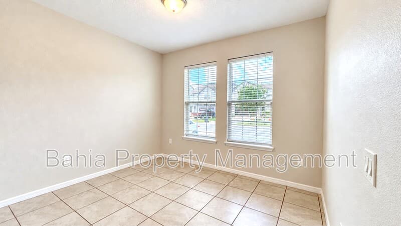 Orlando House: 14153 Dove Hollow Dr