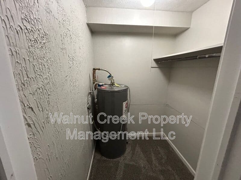 Elyria Condo: 172 Brunswick