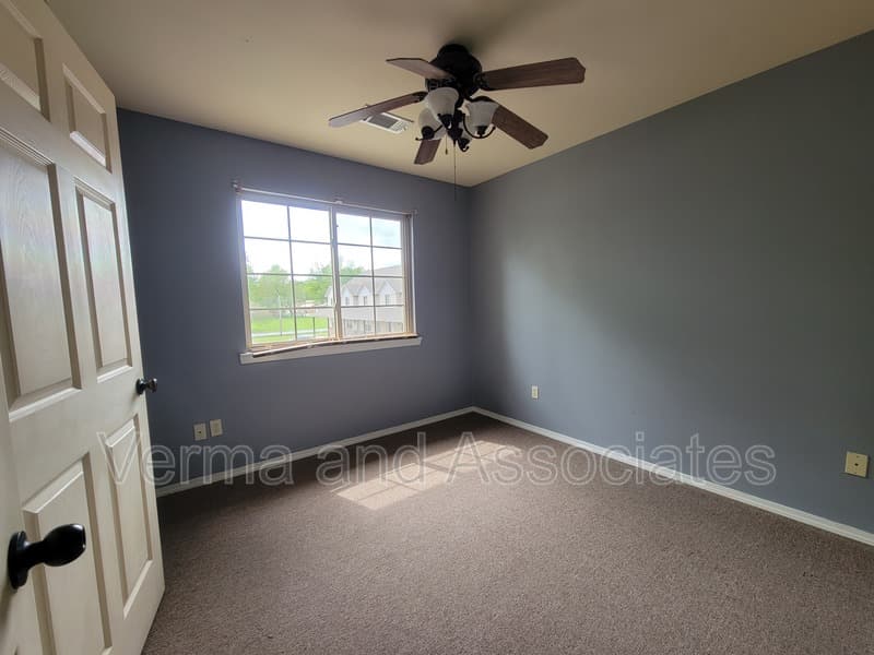 Centerton Townhome: 192 Fair St