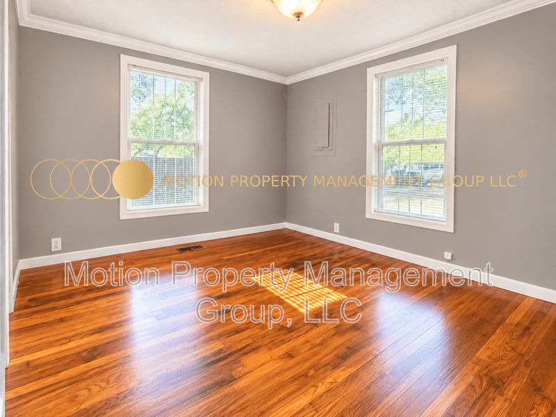 Cleveland House: 635 Ledford Rd NE