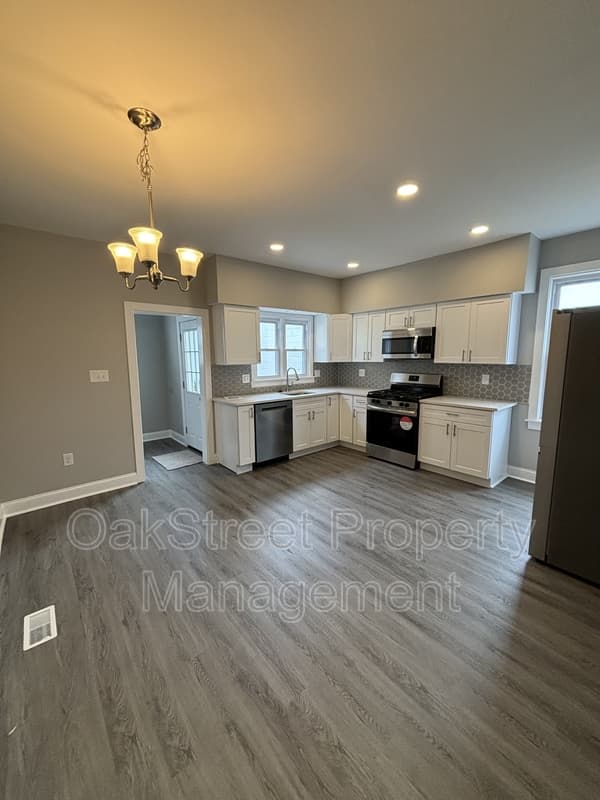 Gloucester City House: 426 Middlesex Street