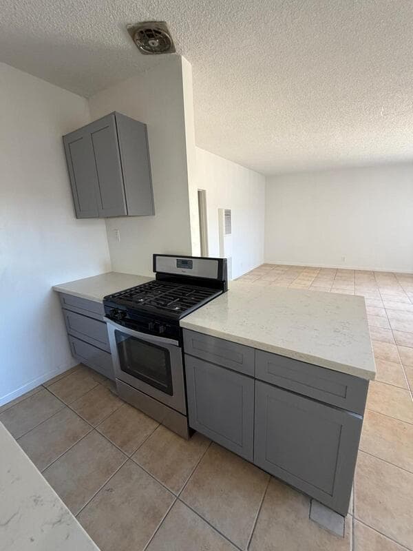 Anaheim Condo: 1818 West Sumac Lane
