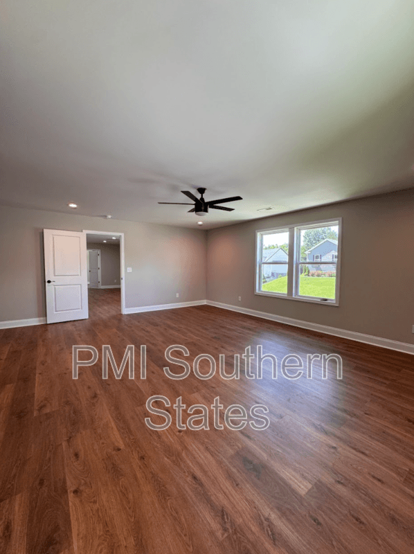 Greenville House: 711 Rockcliff St