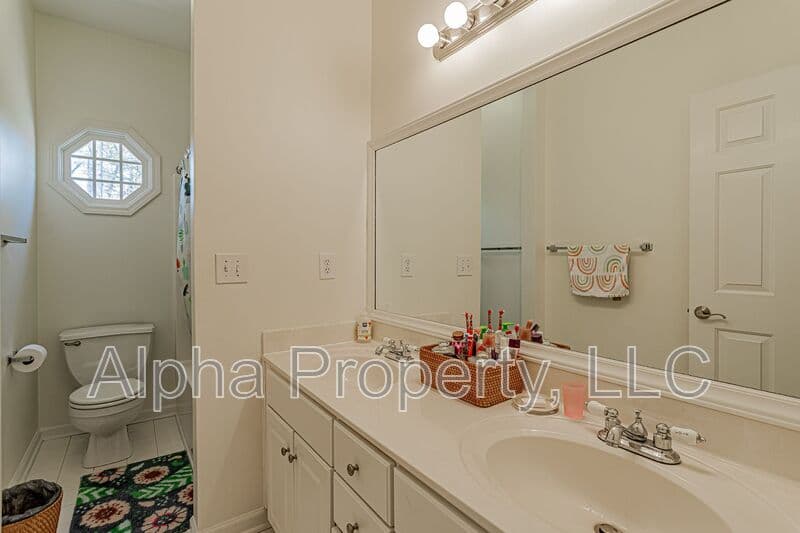Greer House: 209 Birchleaf Ln