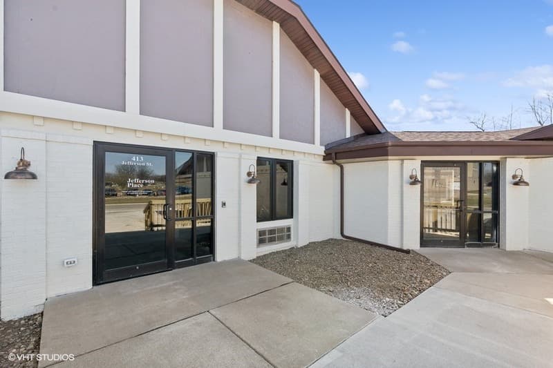 Pella Condo: 413 Jefferson Street - 13
