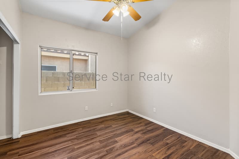 Phoenix House: 1318 E Saint John Rd