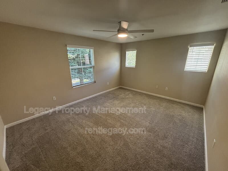 Folsom Condo: 108 Esplanade Circle