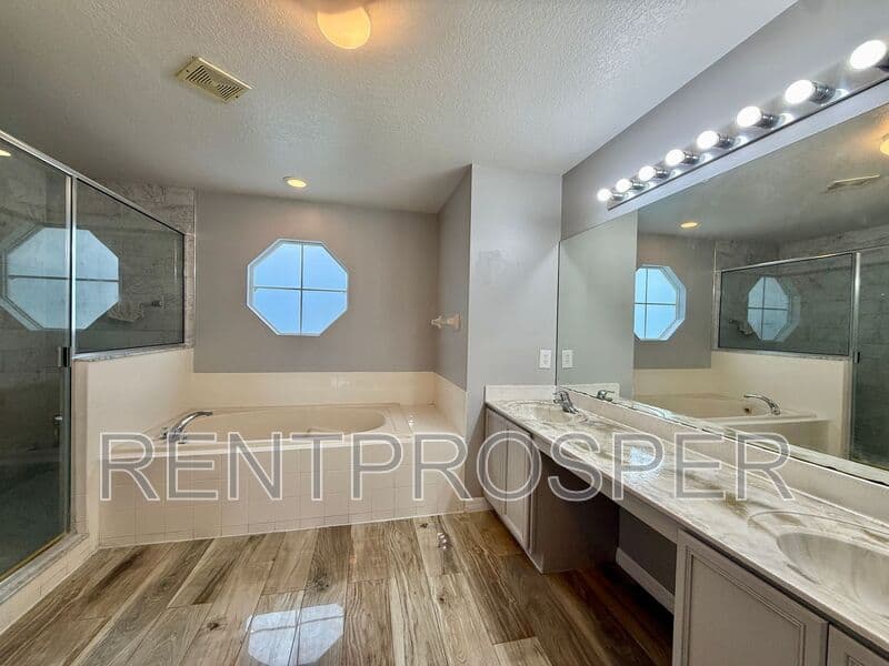 Kissimmee House: 677 Elbridge Dr