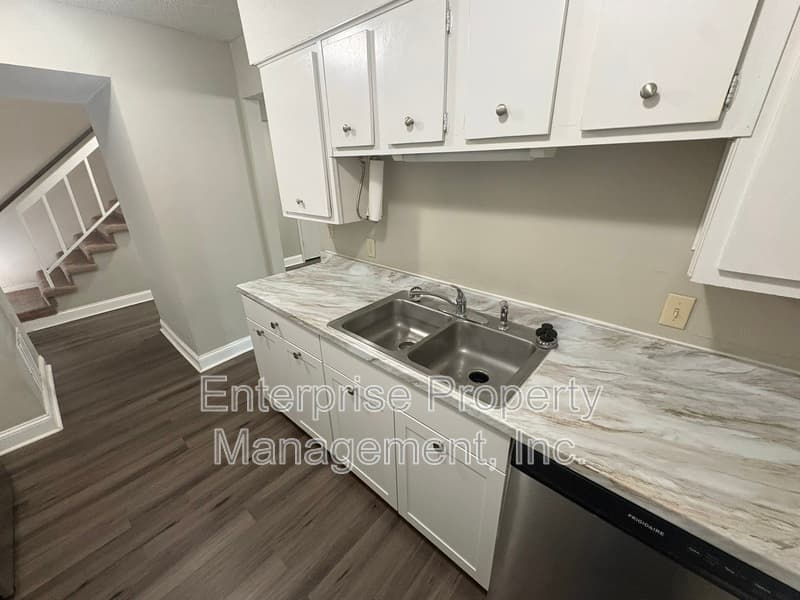 Cordova Condo: 8176 Harley Square