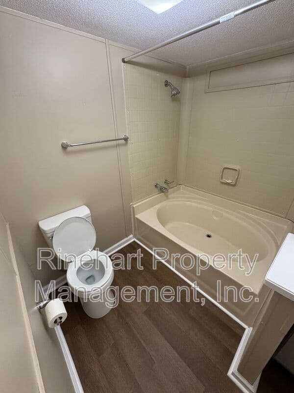York House: 3252 Balkan Drive