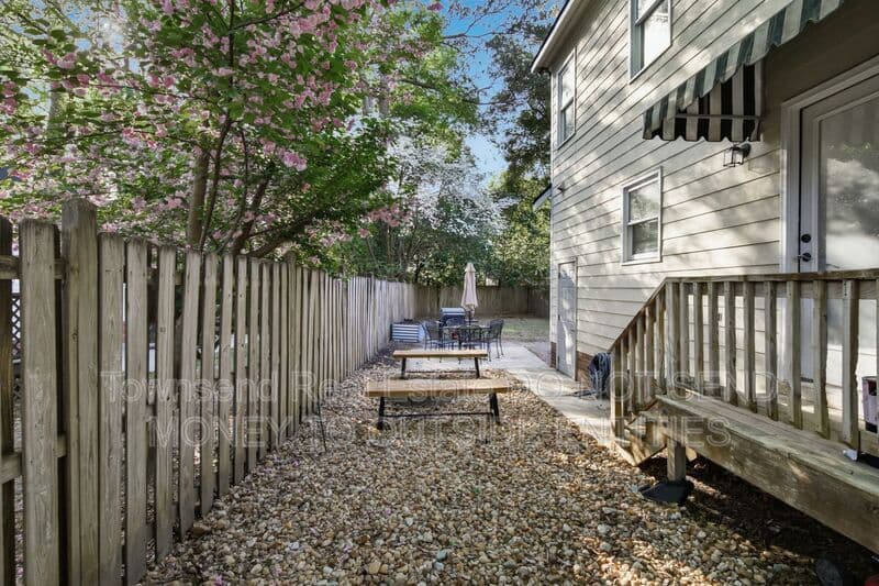Fayetteville House: 2130 Hull Rd.