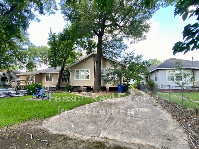 Shreveport House: 823 Linden St