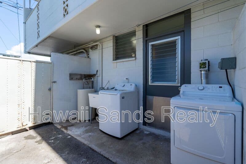Honolulu House: 39 Hialoa St