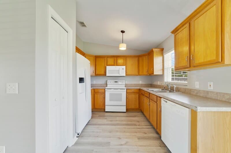 Kissimmee House: 623 Bluebill Ct