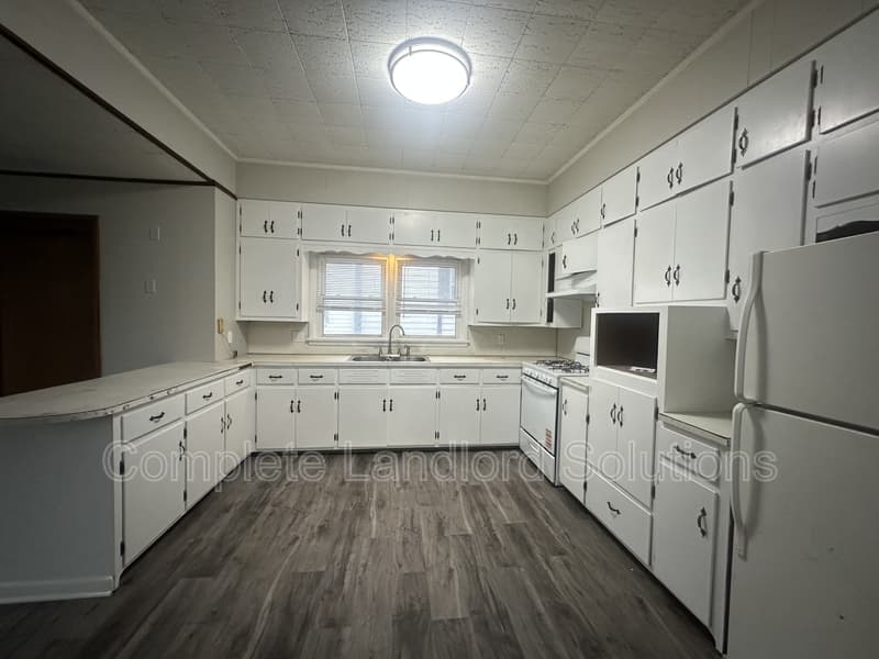 Terre Haute House: 2206 N 11th