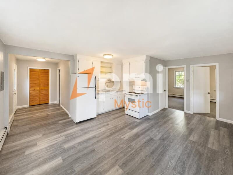 North Stonington House: 24 Milltown Road