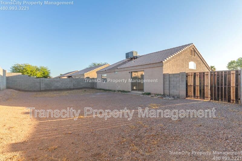 Apache Junction House: 2021 S Rennick Drive