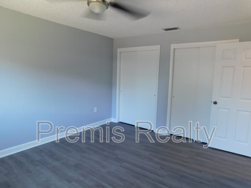 Palm Harbor House: 1846 East Orangeside Road