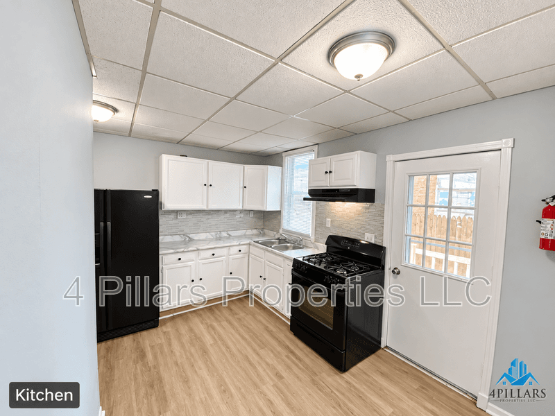 La Porte Condo: 134 Belden St