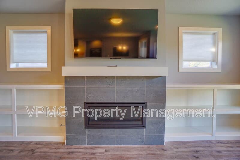 Vancouver House: 10910 NE 97th Ave