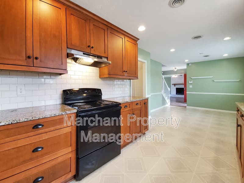 Simpsonville House: 121 Coalmont Court