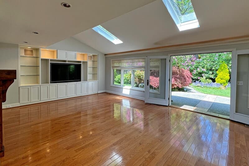 Kirkland House: 10632 NE 47th Pl